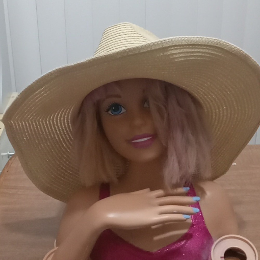 David and Yong woman hat